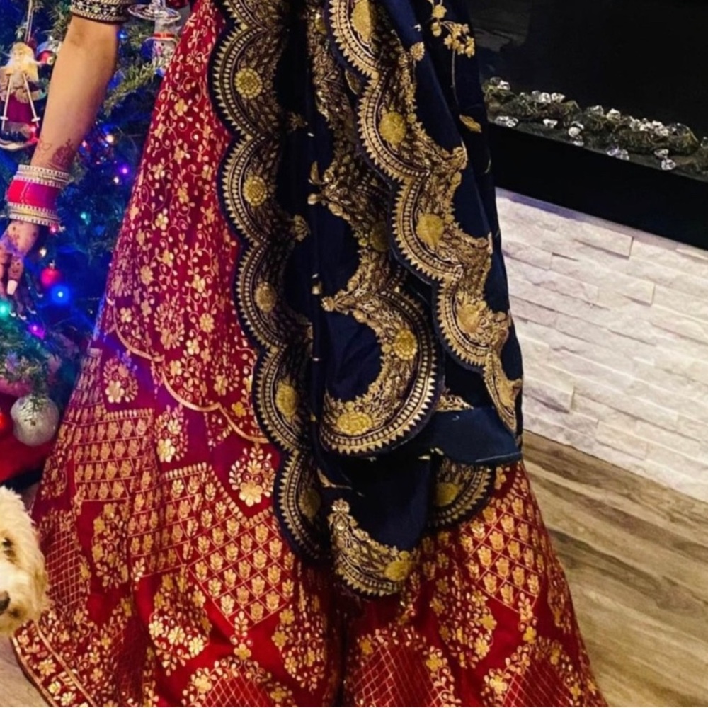 Pure silk lehnga with beautiful blue DuPpta. It’s good for reception and wedding